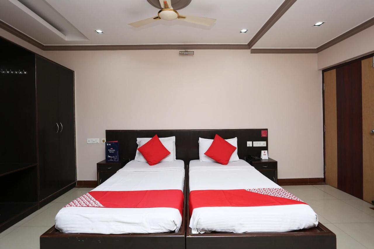Oyo 3881 Venus Nxt Hotel Bhubaneswar Exterior foto