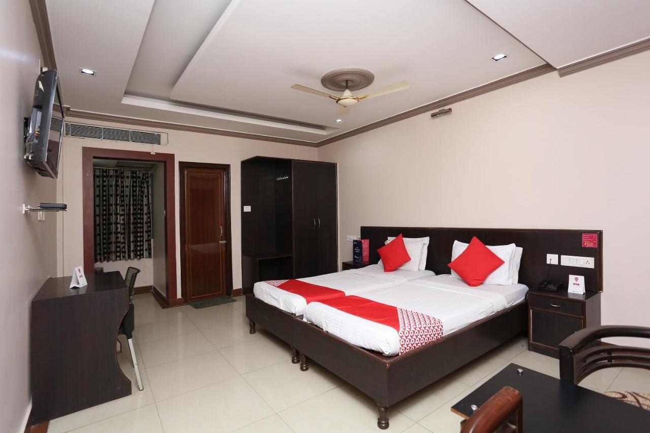 Oyo 3881 Venus Nxt Hotel Bhubaneswar Exterior foto